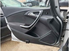 Recambio de guarnecido puerta delantera izquierda para opel astra j sports tourer 1.7 cdti 125 cv referencia OEM IAM   