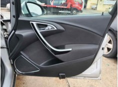 Recambio de guarnecido puerta delantera derecha para opel astra j sports tourer 1.7 cdti 125 cv referencia OEM IAM   