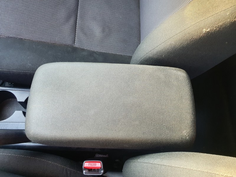 Recambio de apoyabrazos central para toyota corolla (e12) 1.4 turbodiesel cat referencia OEM IAM   