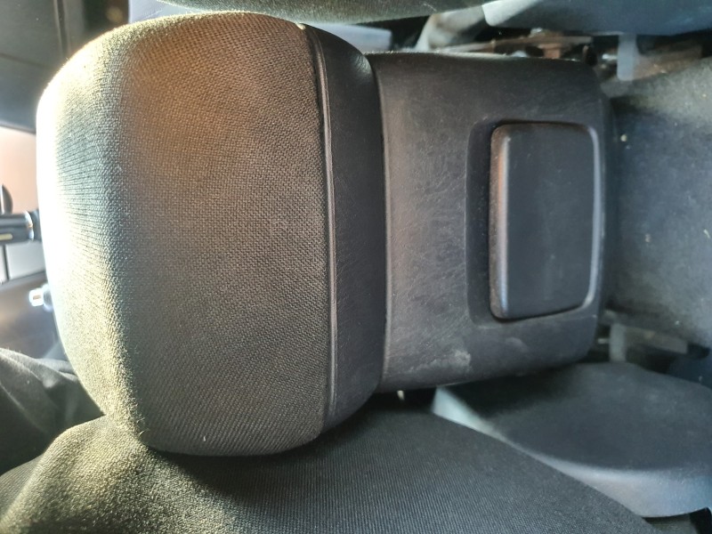 Recambio de apoyabrazos central para toyota corolla (e12) 1.4 turbodiesel cat referencia OEM IAM   