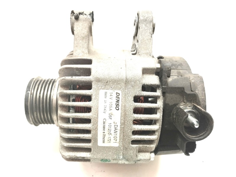 Recambio de alternador para peugeot 208 1.2 12v vti referencia OEM IAM 1012101721  