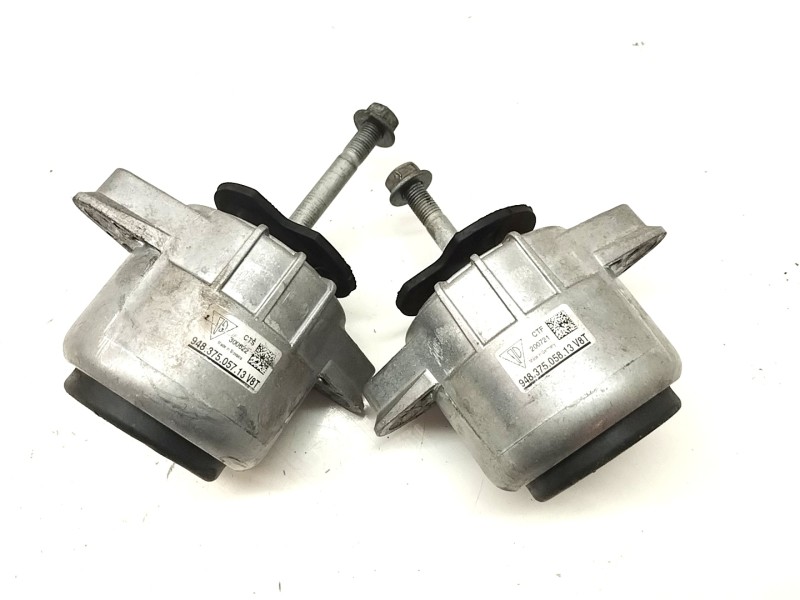 Recambio de soporte motor para porsche panamera 4.8 v8 turbo cat referencia OEM IAM 94837505813  