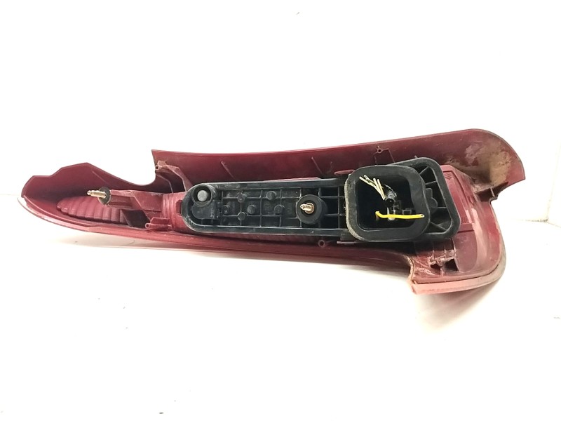 Recambio de piloto trasero derecho para peugeot 206 sw 2.0 hdi cat referencia OEM IAM   