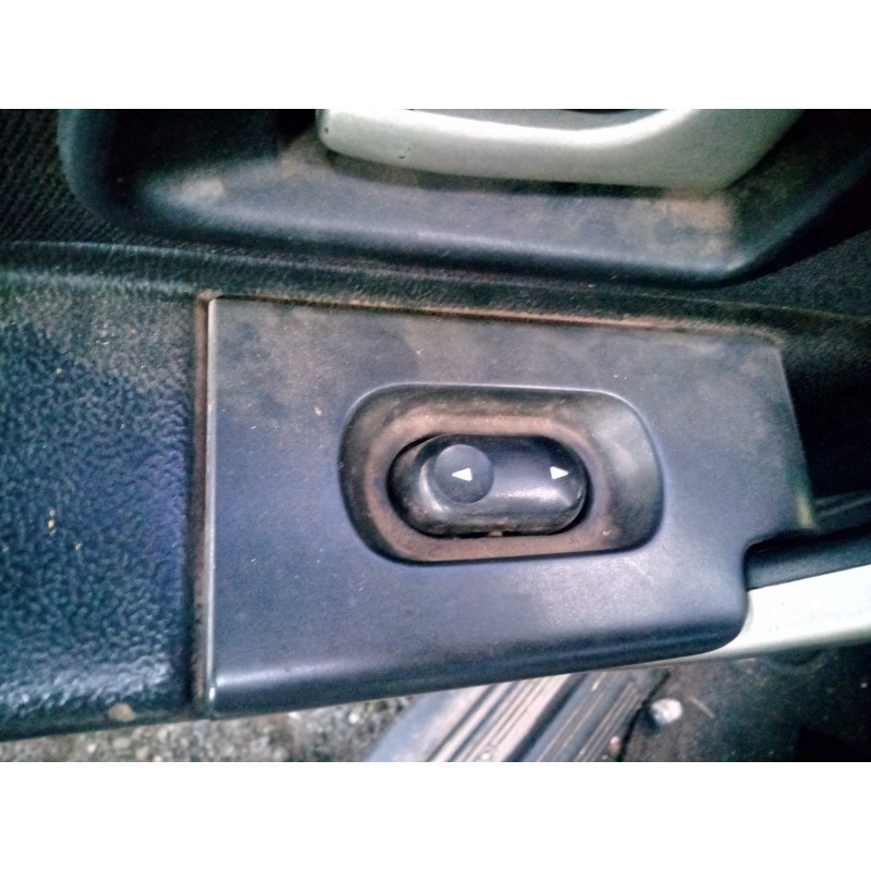 Recambio de mando elevalunas trasero izquierdo para land rover freelander 2.0 td4 cat referencia OEM IAM   