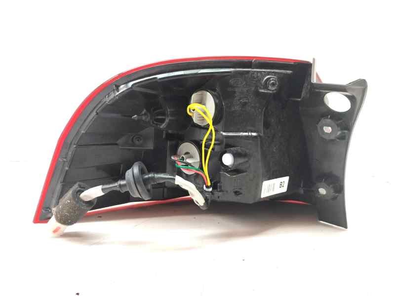 Recambio de piloto trasero derecho para kia rio iii 1.2 cvvt 84 cv referencia OEM IAM 924021W2  