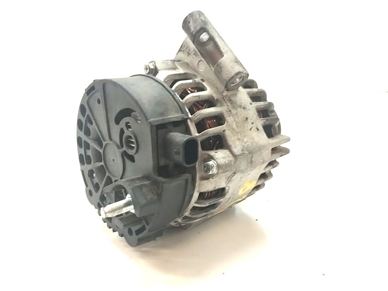 Recambio de alternador para jaguar f-pace 2.0 diesel cat referencia OEM IAM 225258  