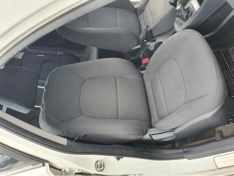 Recambio de asiento delantero derecho para kia rio iii 1.2 cvvt 84 cv referencia OEM IAM   