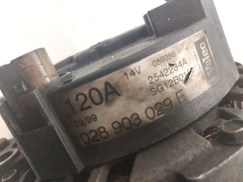 Recambio de alternador para volkswagen passat berlina (3b2) 1.9 tdi referencia OEM IAM 028903029E  