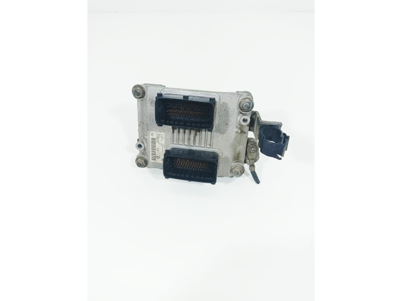 Recambio de centralita motor uce para alfa romeo 147 (190) 1.6 16v cat referencia OEM IAM 0261207727  
							
