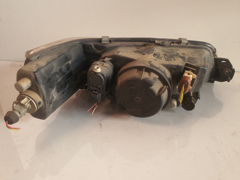 Recambio de faro izquierdo para peugeot 306 berlina 3/4/5 puertas (s2) referencia OEM IAM   