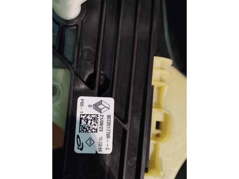 Recambio de elevalunas delantero derecho para renault clio v referencia OEM IAM 807201776R  