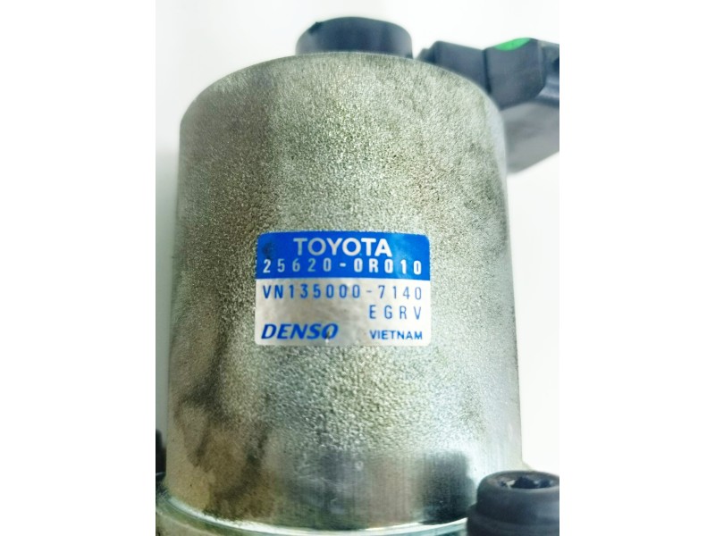 Recambio de valvula egr para toyota avensis berlina (t25) 2.2 d-4d cat referencia OEM IAM 256200R010  