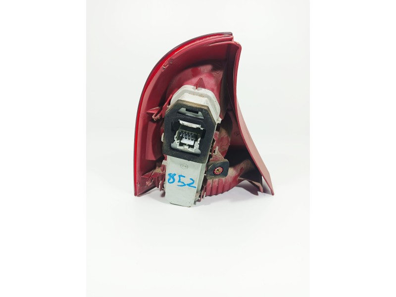 Recambio de piloto trasero derecho para renault clio ii fase ii (b/cb0) 1.2 referencia OEM IAM   