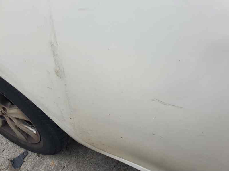 Recambio de puerta trasera derecha para toyota auris 1.4 d-4d 90 cv referencia OEM IAM   