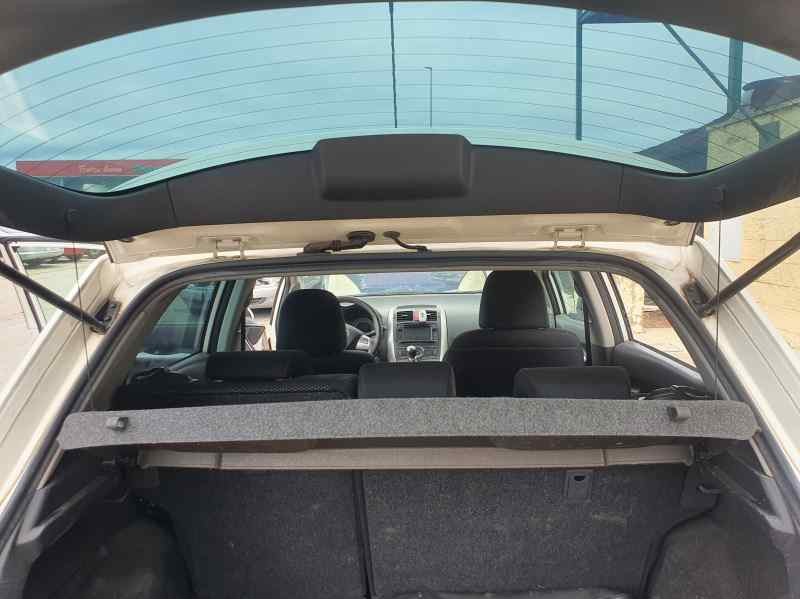 Recambio de bandeja trasera para toyota auris 1.4 d-4d 90 cv referencia OEM IAM   