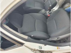 Recambio de asiento delantero derecho para toyota auris 1.4 d-4d 90 cv referencia OEM IAM   