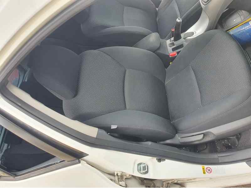 Recambio de asiento delantero derecho para toyota auris 1.4 d-4d 90 cv referencia OEM IAM   