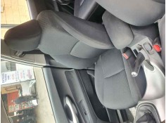 Recambio de asiento delantero derecho para toyota auris 1.4 d-4d 90 cv referencia OEM IAM    2