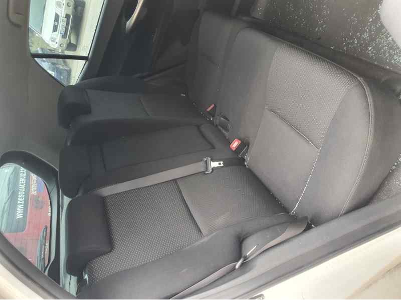 Recambio de asientos traseros para toyota auris 1.4 d-4d 90 cv referencia OEM IAM   