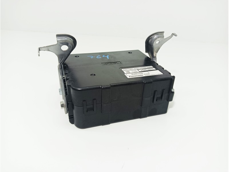 Recambio de centralita abs para lexus gs 450h referencia OEM IAM 8968033010  