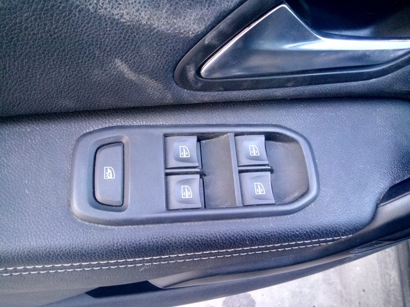 Recambio de mando elevalunas delantero izquierdo para dacia duster ii 1.5 blue dci diesel fap cat referencia OEM IAM   
							