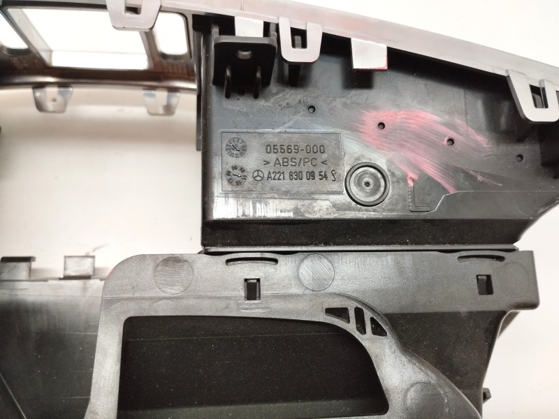 Recambio de rejilla aireadora para mercedes-benz clase s (w221) berlina 3.0 cdi cat referencia OEM IAM A2218300954  