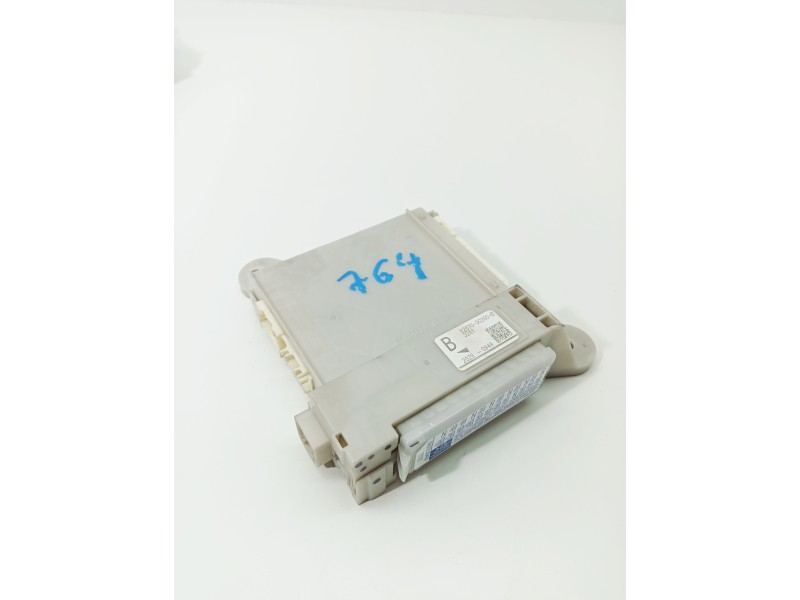 Recambio de caja reles / fusibles para lexus gs 450h referencia OEM IAM 8267030350B  