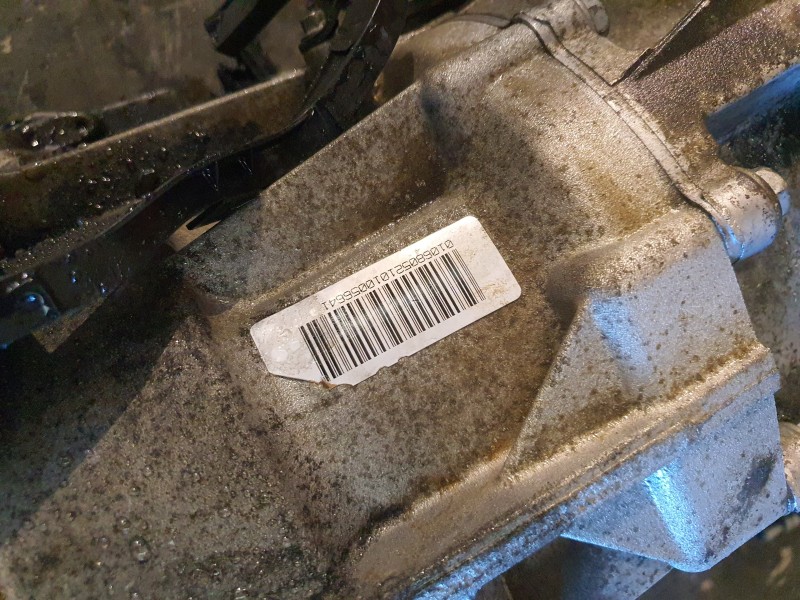 Recambio de caja cambios para land rover discovery 4 tdv6 hse referencia OEM IAM AH427000CE  