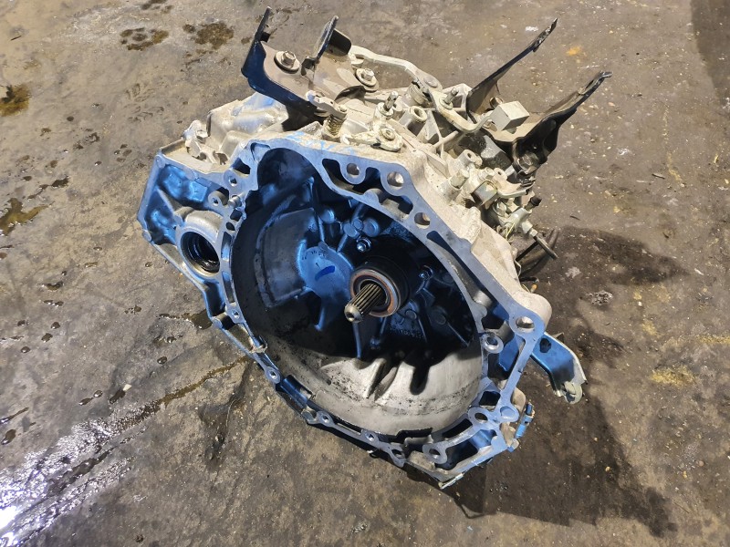 Recambio de caja cambios para toyota yaris active referencia OEM IAM 12EPP30618A01578  