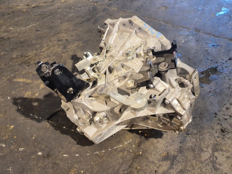 Recambio de caja cambios para toyota yaris active referencia OEM IAM 12EPP30618A01578  
							