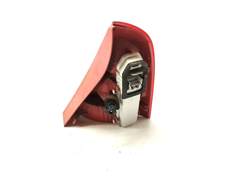 Recambio de piloto trasero izquierdo para renault clio ii fase ii (b/cb0) 1.6 16v referencia OEM IAM   