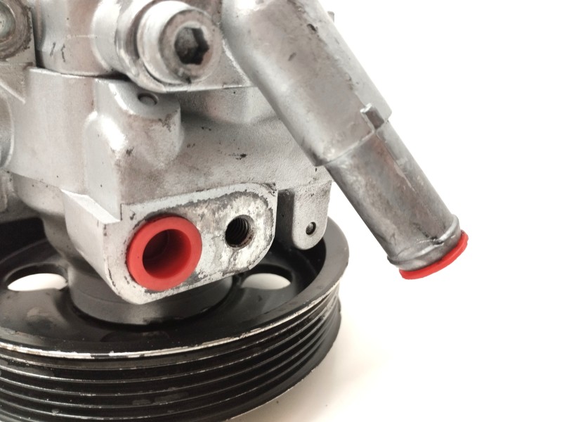 Recambio de bomba direccion para land rover freelander (lr2) td4 e referencia OEM IAM 6G913A733EA  