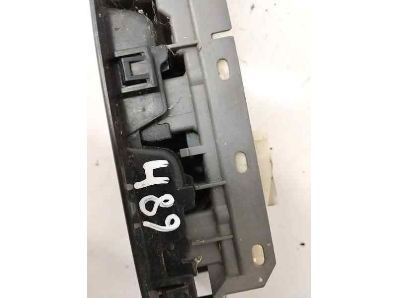 Recambio de mando elevalunas delantero izquierdo para toyota auris 2.0 d-4d cat referencia OEM IAM 7423202550  
