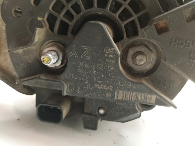 Recambio de alternador para opel corsa d 1.4 16v referencia OEM IAM 0124325171  