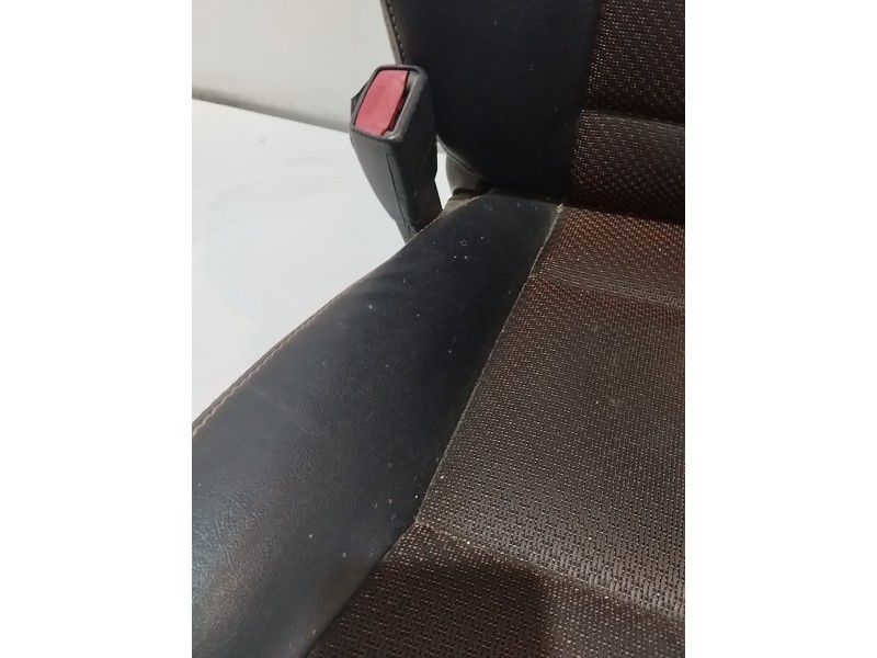 Recambio de asiento delantero izquierdo para ssangyong korando 2.0 td cat referencia OEM IAM   