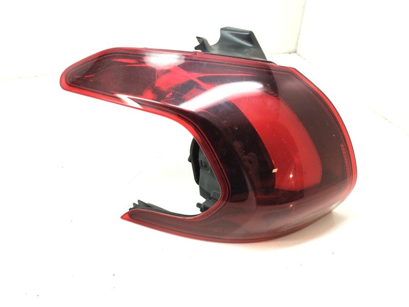 Recambio de piloto trasero izquierdo para peugeot 2008 (--.2013) 1.2 12v e-thp referencia OEM IAM 9814747880  