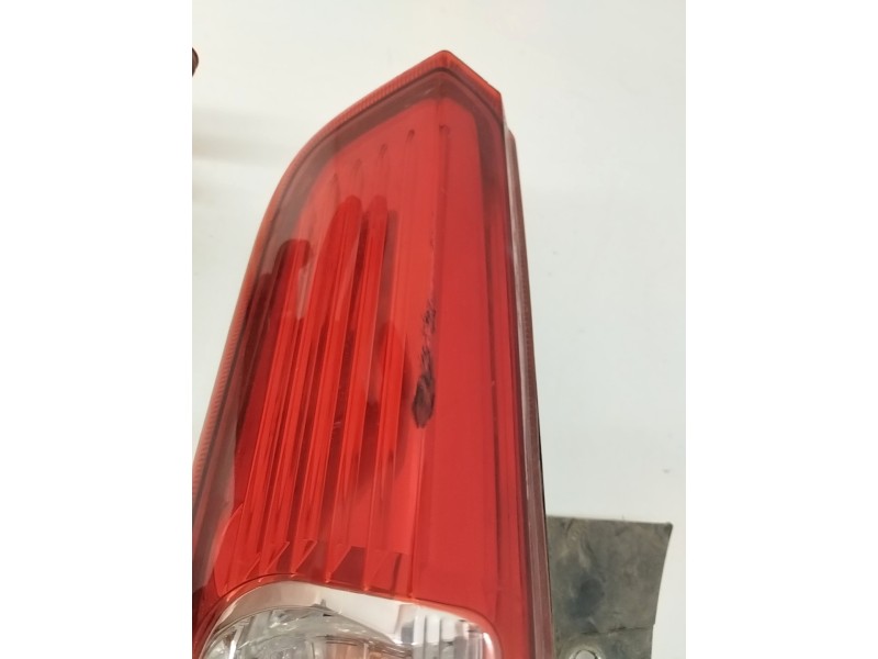 Recambio de piloto trasero izquierdo para ford focus berlina (cap) 1.6 tdci cat referencia OEM IAM 8M5113405AD  