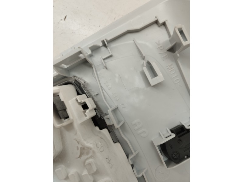 Recambio de luz interior para peugeot 2008 (--.2013) 1.2 12v e-thp referencia OEM IAM 9674441377  
