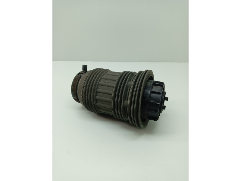 Recambio de amortiguador trasero derecho para porsche panamera 4.8 v8 turbo cat referencia OEM IAM 97033353315  