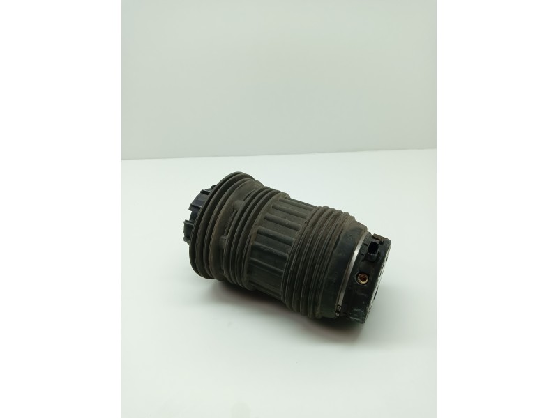 Recambio de amortiguador trasero derecho para porsche panamera 4.8 v8 turbo cat referencia OEM IAM 97033353315  
