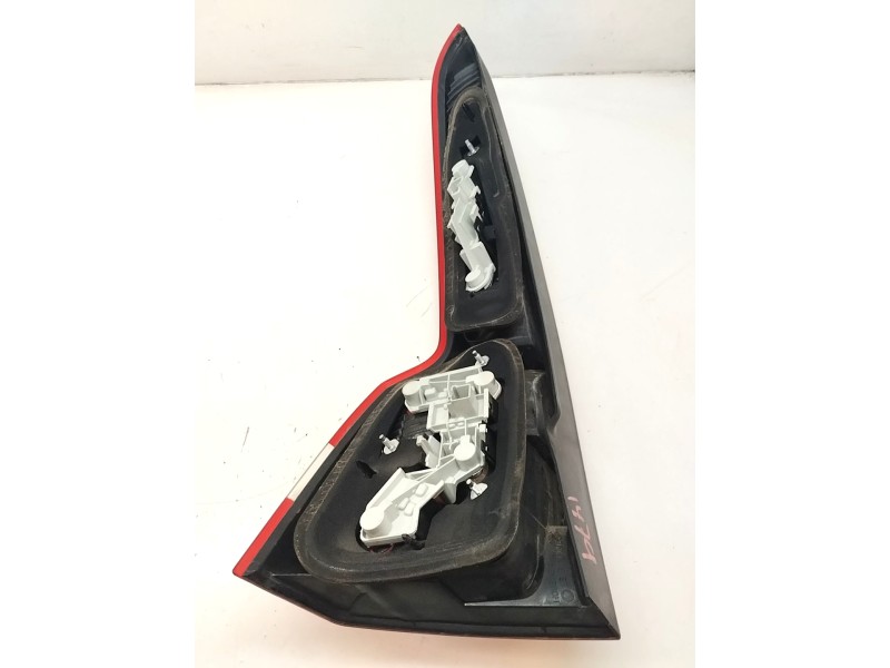 Recambio de piloto trasero derecho para volvo v50 familiar 2.4i kinetic referencia OEM IAM 30698921  