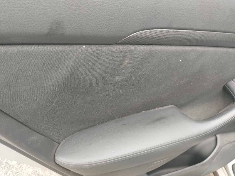 Recambio de guarnecido puerta trasera izquierda para toyota avensis berlina (t25) 2.2 d-4d cat referencia OEM IAM   
							