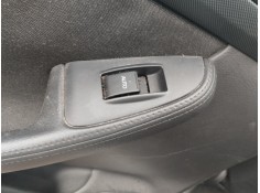 Recambio de mando elevalunas trasero izquierdo para toyota avensis berlina (t25) 2.2 d-4d cat referencia OEM IAM   