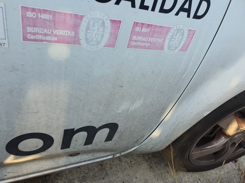 Recambio de puerta delantera derecha para kia cee´d 1.6 crdi cat referencia OEM IAM   