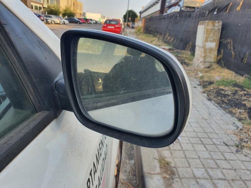Recambio de retrovisor derecho para kia cee´d 1.6 crdi cat referencia OEM IAM   