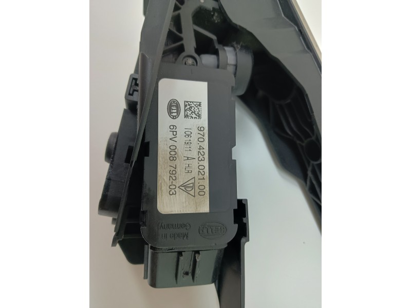 Recambio de pedal acelerador para porsche panamera 4.8 v8 turbo cat referencia OEM IAM 97042302100  