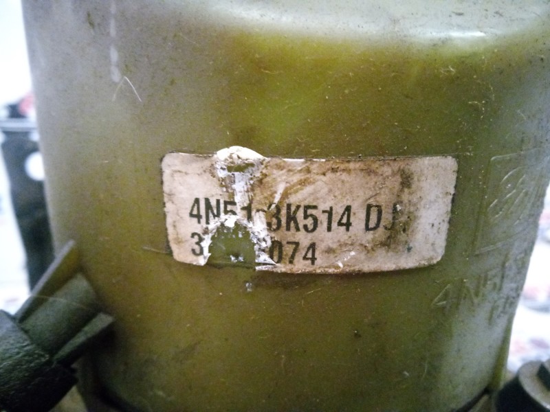 Recambio de bomba direccion para volvo v50 familiar 2.4 cat referencia OEM IAM 4N513K514DJ  