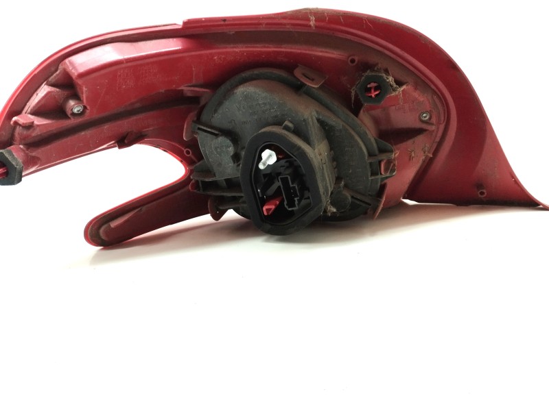 Recambio de piloto trasero derecho para peugeot 208 1.2 12v vti referencia OEM IAM 967262838003  