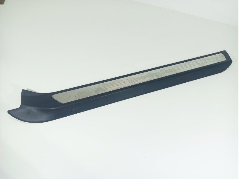 Recambio de moldura para mercedes-benz clase clk (w207) coupe 350 cgi blueefficiency referencia OEM IAM SINREFVISIBLE  
							