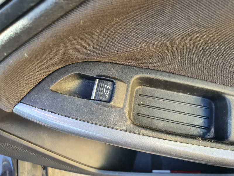Recambio de mando elevalunas delantero derecho para ford focus lim. (cb8) 1.6 tdci cat referencia OEM IAM   
							